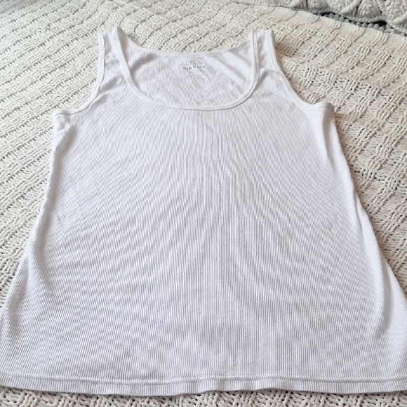 Old Navy Tops - Old Navy Classic White Ribbed Tank Top Size XL/TG